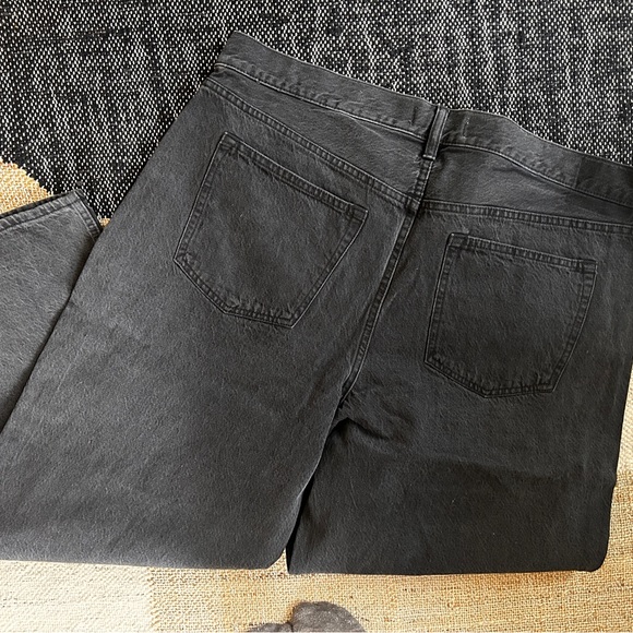 Abercrombie Low Rise Ultra Loose Jeans Short NWT - Picture 3 of 3